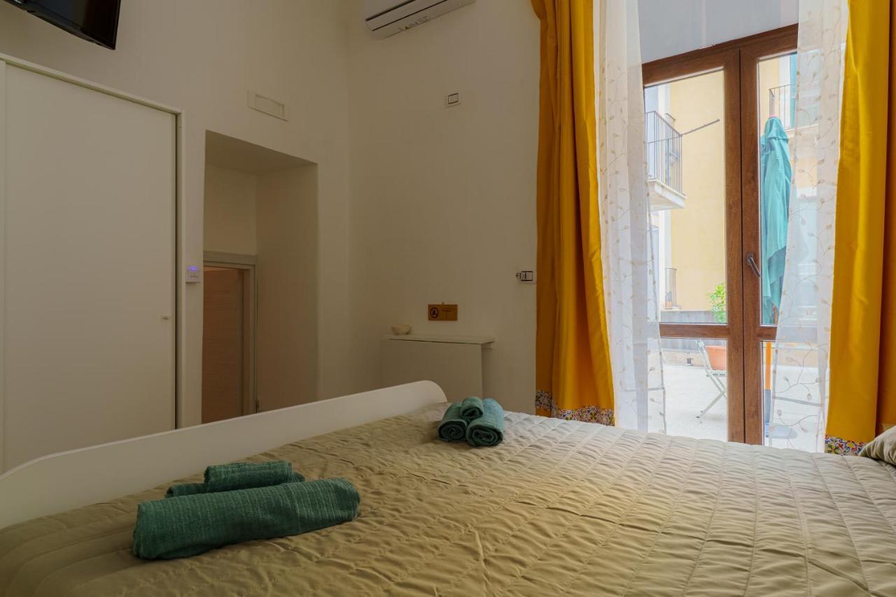 Casta Diva Holiday Rooms كاتانيا المظهر الخارجي الصورة