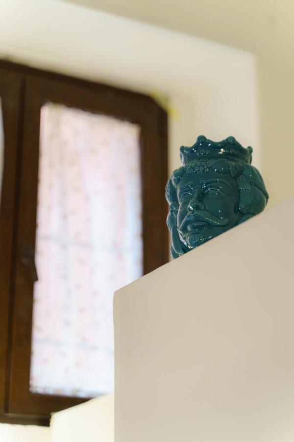 Casta Diva Holiday Rooms كاتانيا المظهر الخارجي الصورة